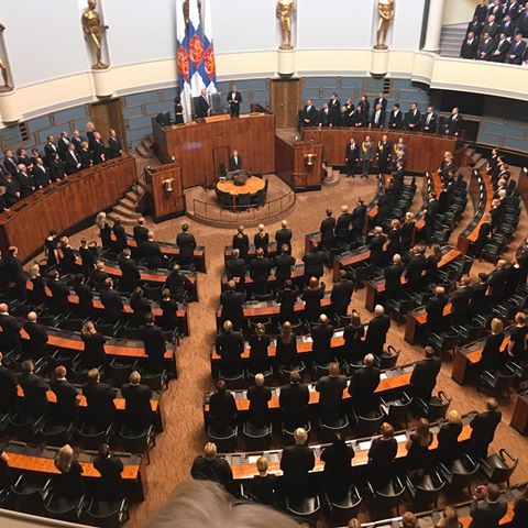 Eduskunnan tulevaisuus valtiopäivien avajaisilla.